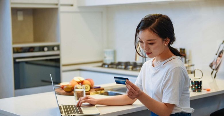 Online vs In-Store Electronics Shopping Pros and Cons